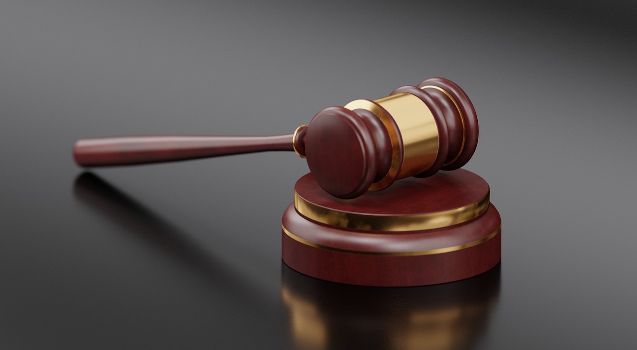 Comment fonctionne le système judiciaire dans différents pays ?